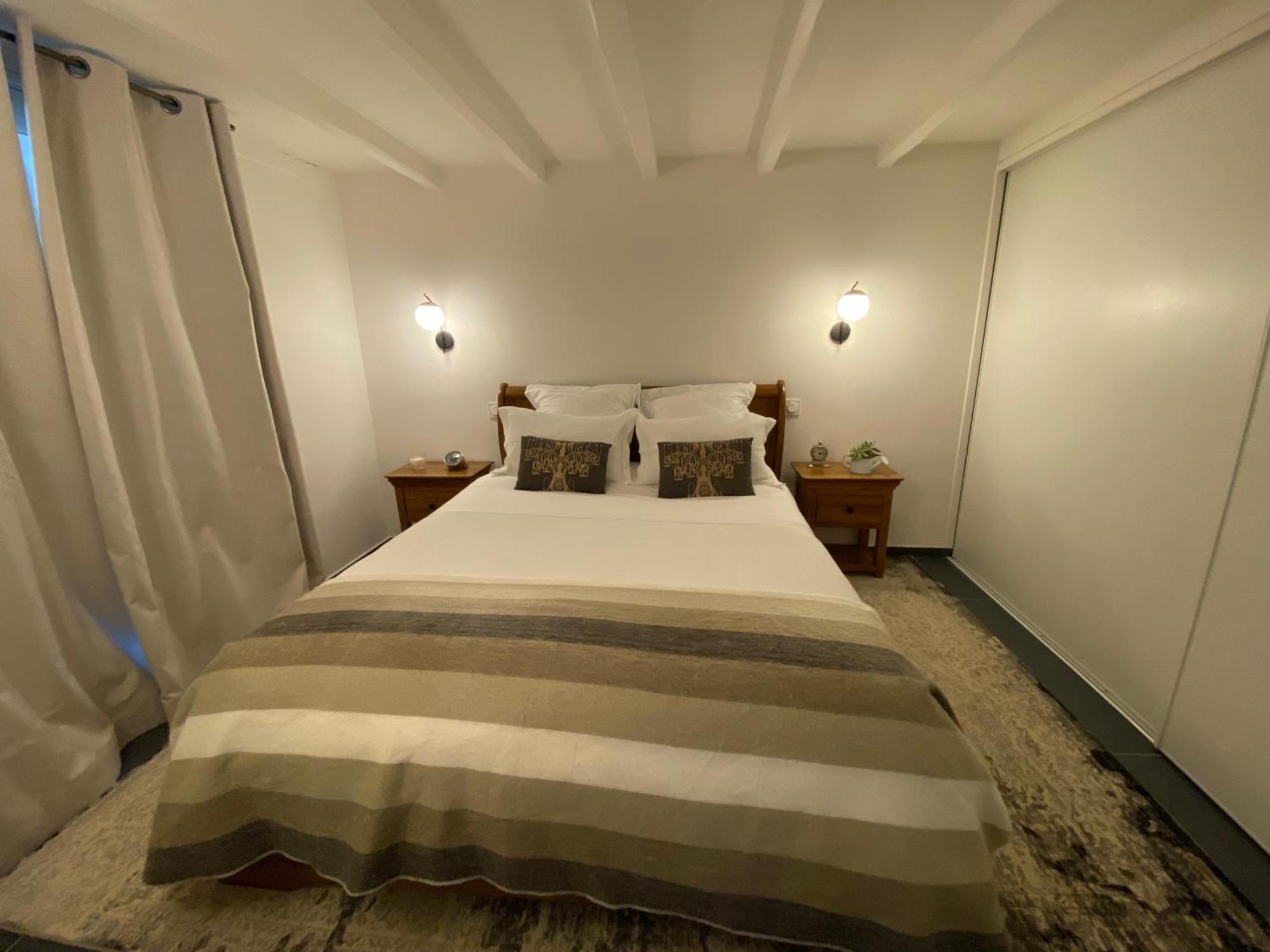 Appartement Avec Piscine Privee Dans Residence Pour 6 Personnes Юзес Екстер'єр фото