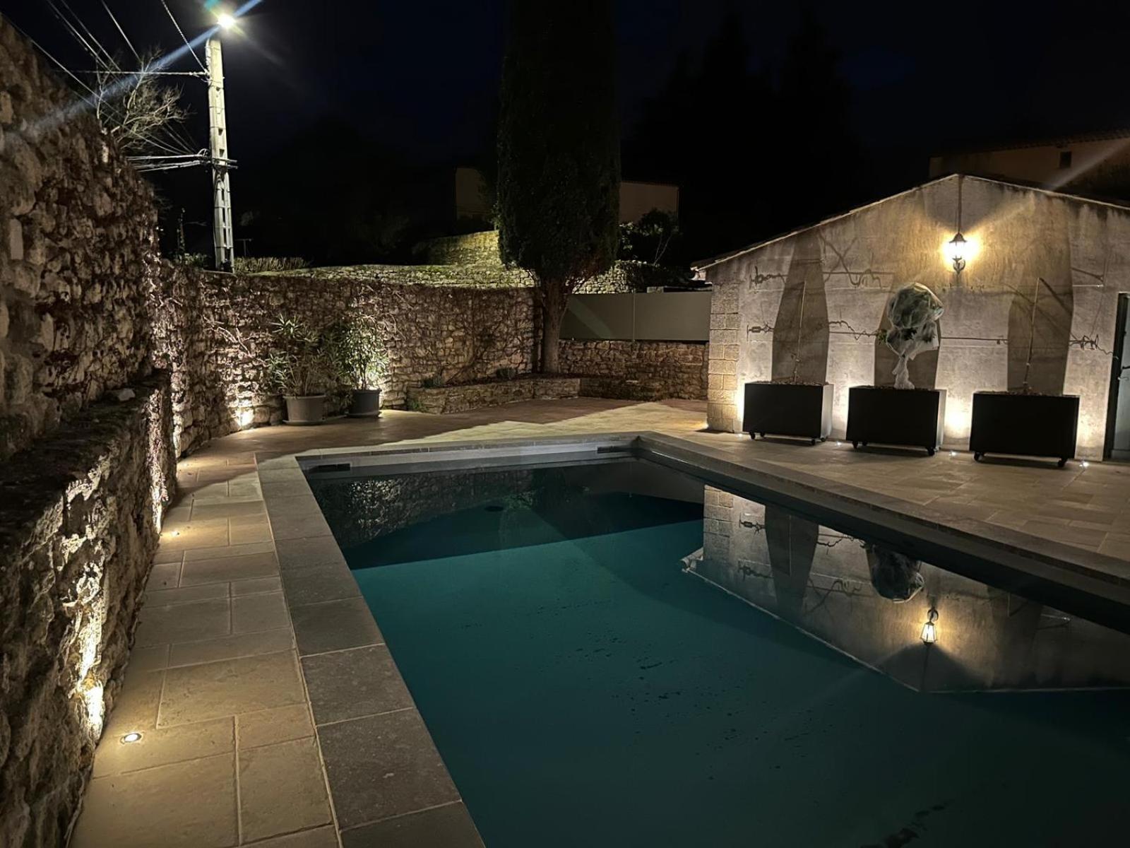 Appartement Avec Piscine Privee Dans Residence Pour 6 Personnes Юзес Екстер'єр фото
